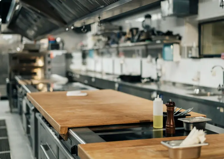 Cuisine ouverte du restaurant bistronomique lyonnais